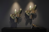 Due Decorazioni Palm Sfalsate su Sfondo Scuro